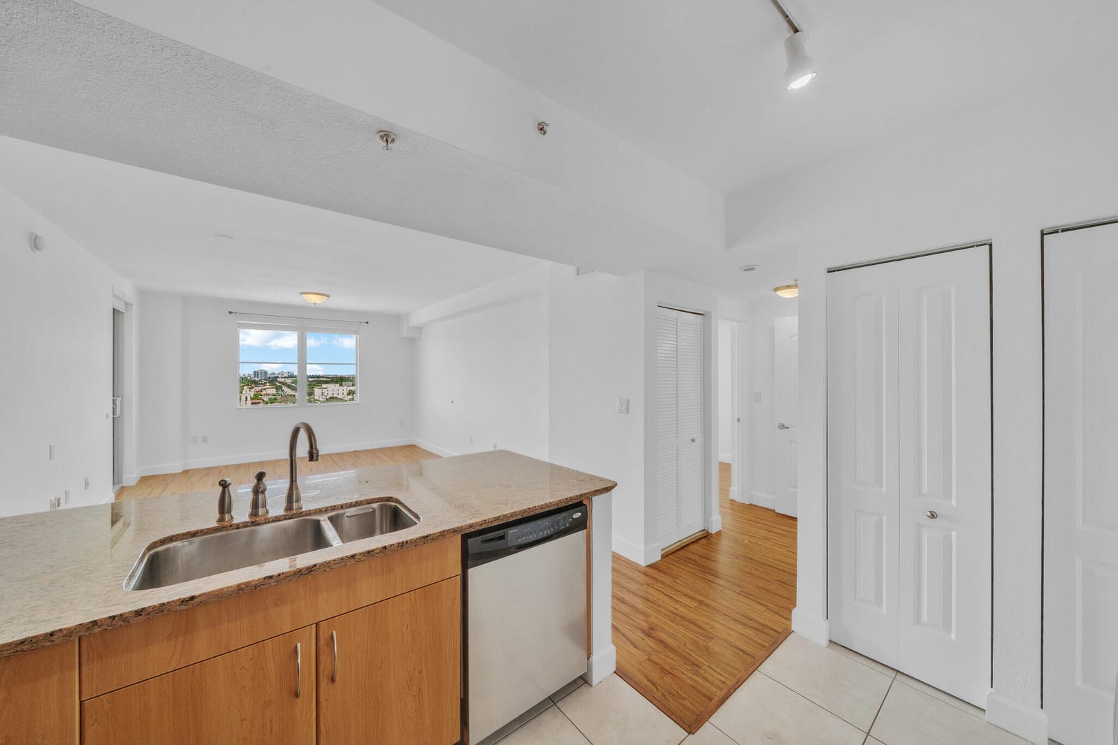 1830 RADIUS Drive 1009 — photo 10