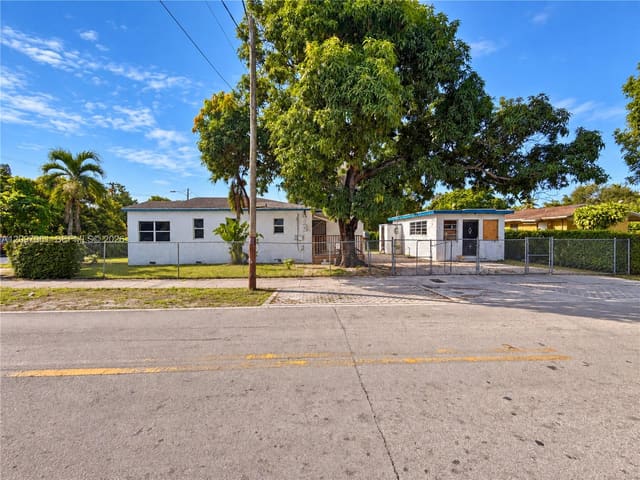 3330 NW 15th Avenue, Miami, FL 33142