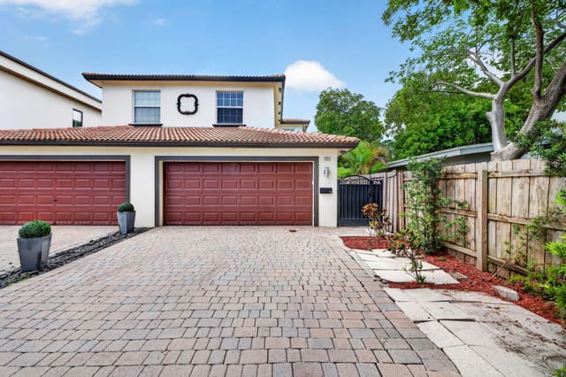 1111 NE 16TH Avenue, Fort Lauderdale, FL 33304