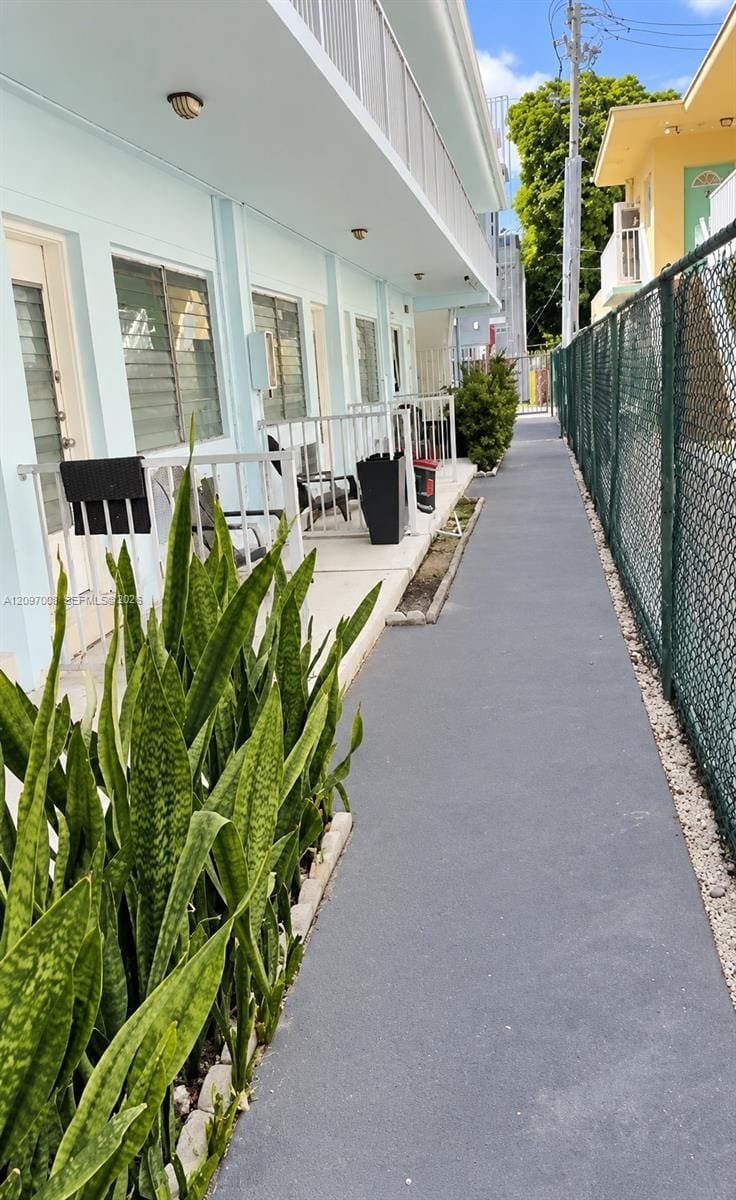 644 Meridian Avenue 12, Miami Beach, FL 33139 photo 3