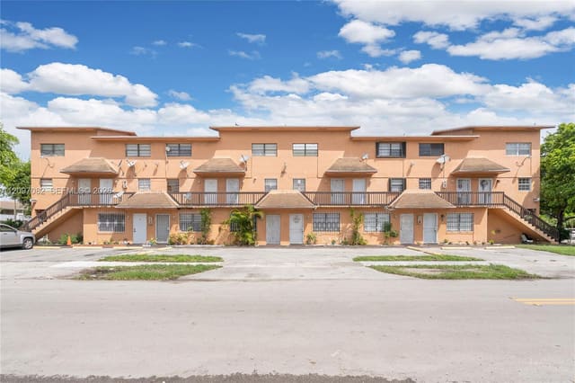 2261 W 53rd Street 13, Hialeah, FL 33016