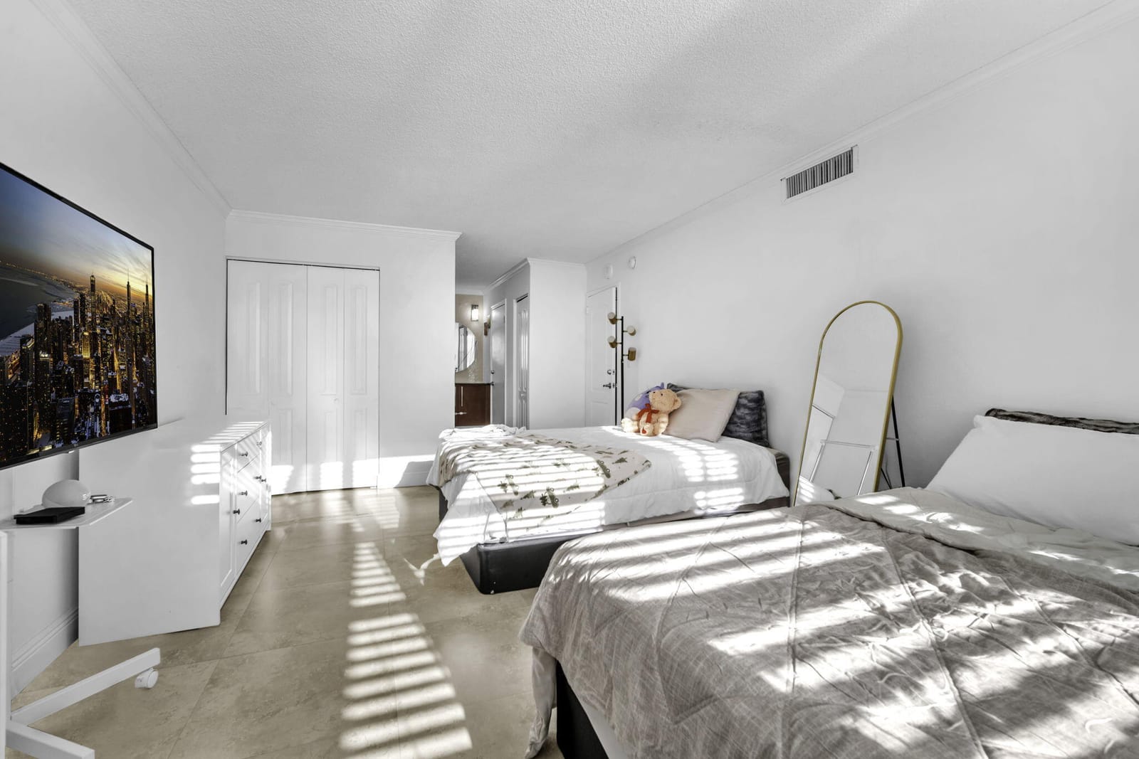 230 174th Street Apt 417, Sunny Isles Beach, FL 33160 photo 18