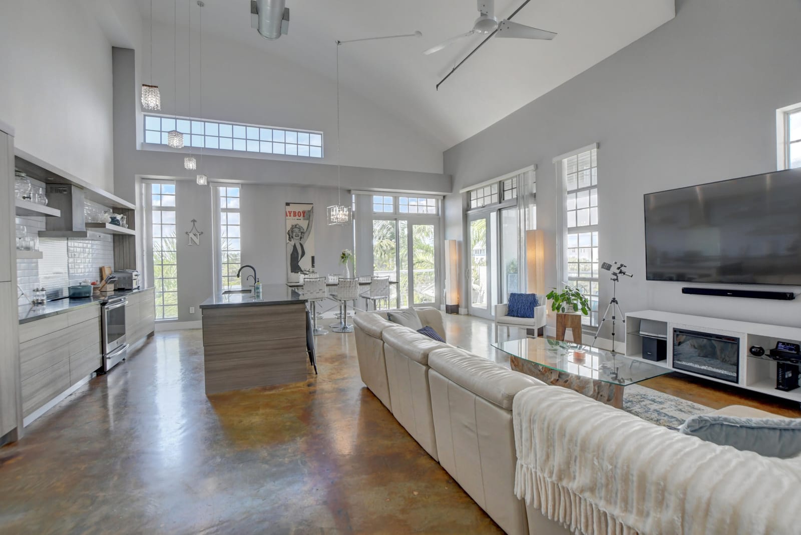 185 NE 4TH Avenue 301 — photo 3