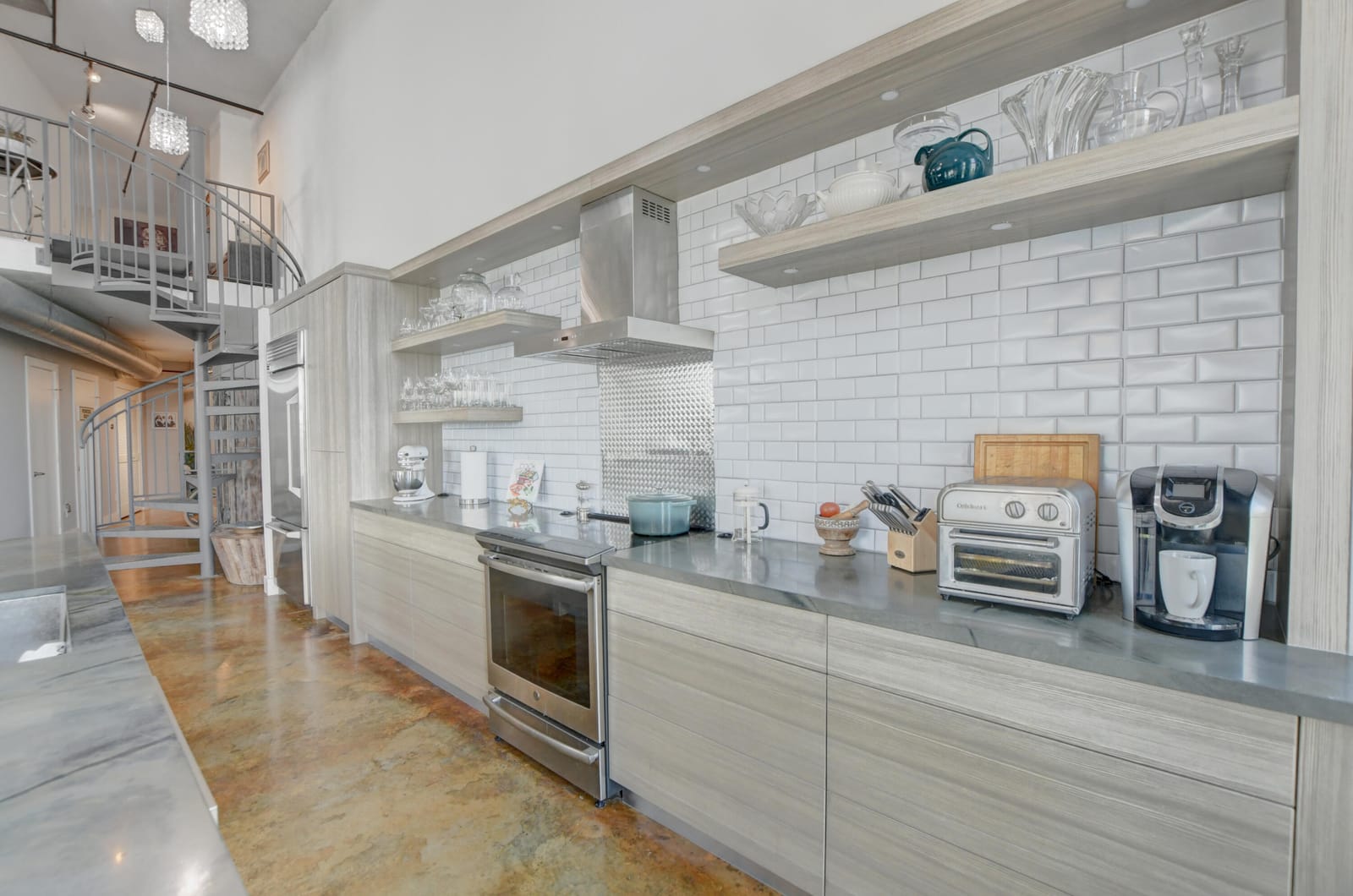 185 NE 4TH Avenue 301 — photo 4