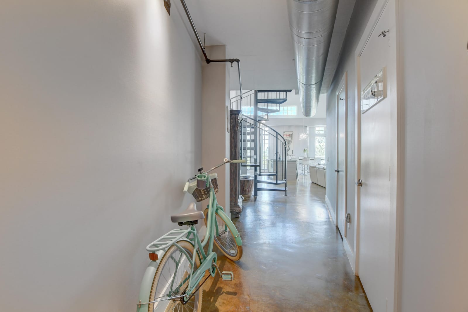 185 NE 4TH Avenue 301 — photo 8