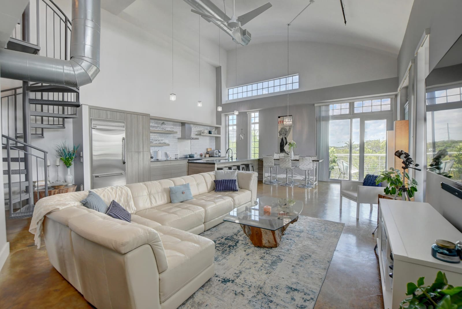 185 NE 4TH Avenue 301