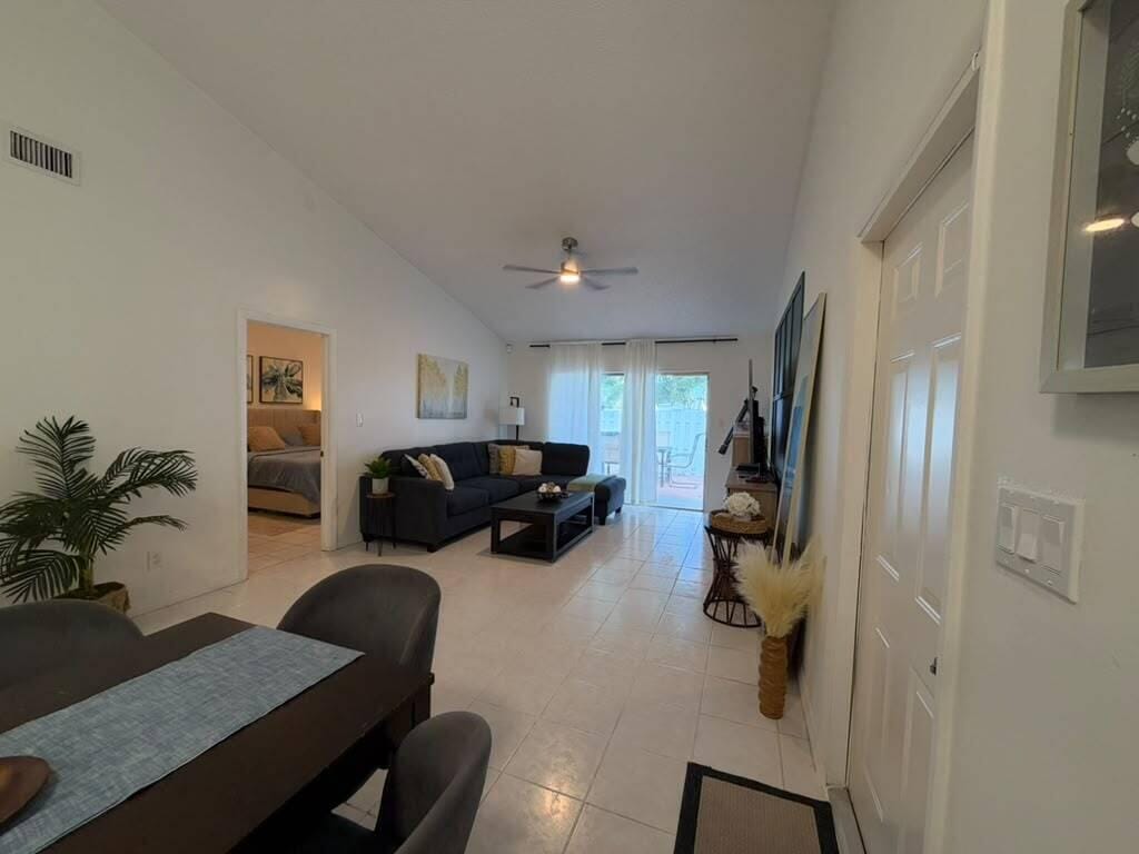 1437 Royal Forest Court — photo 12