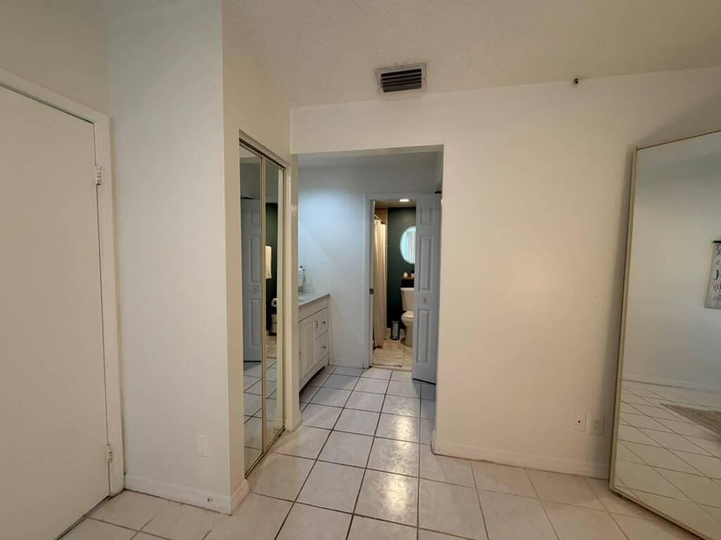 1437 Royal Forest Court — photo 3