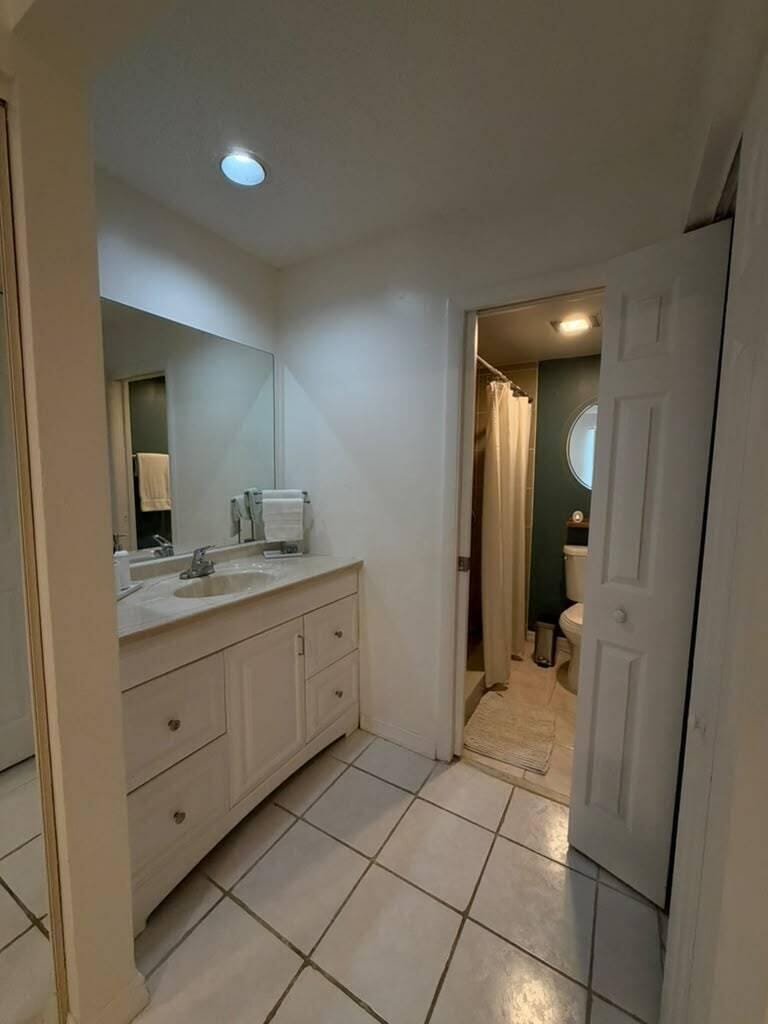 1437 Royal Forest Court — photo 4
