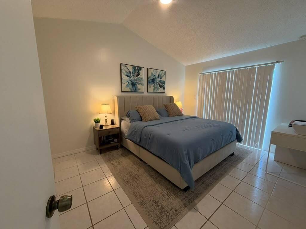 1437 Royal Forest Court — photo 9