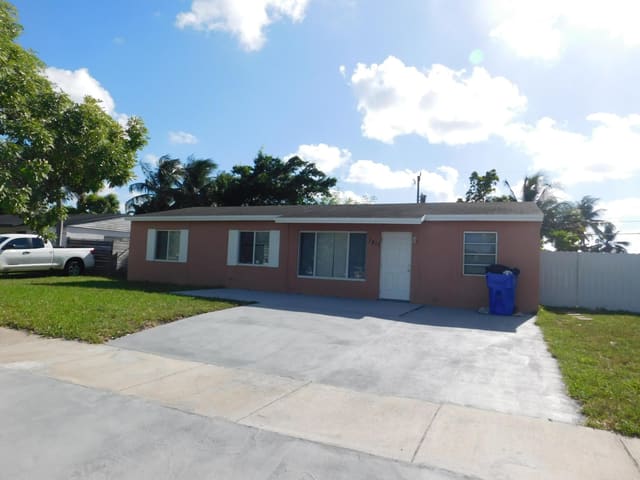 1511 SW 63rd Avenue, North Lauderdale, FL 33068