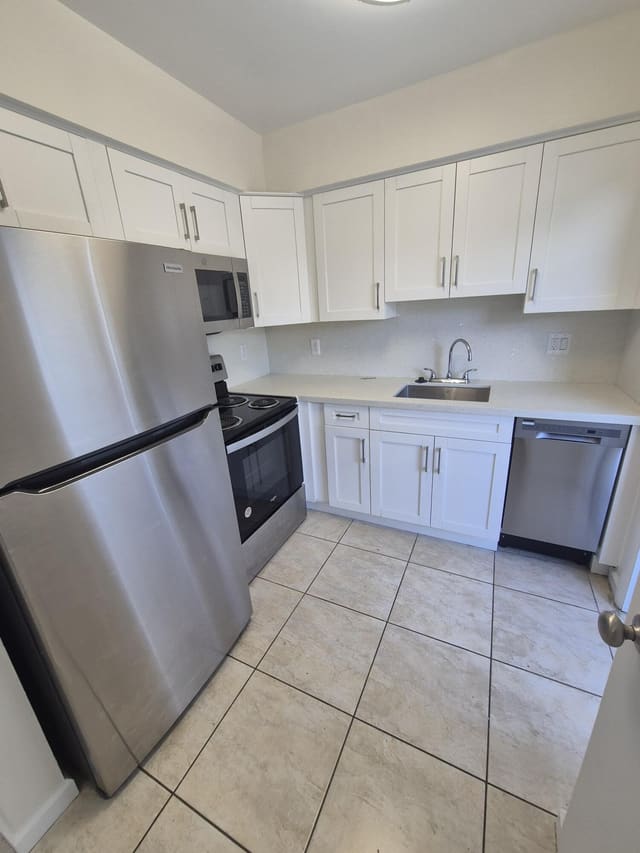 3705 TYLER Street, Hollywood, FL 33021