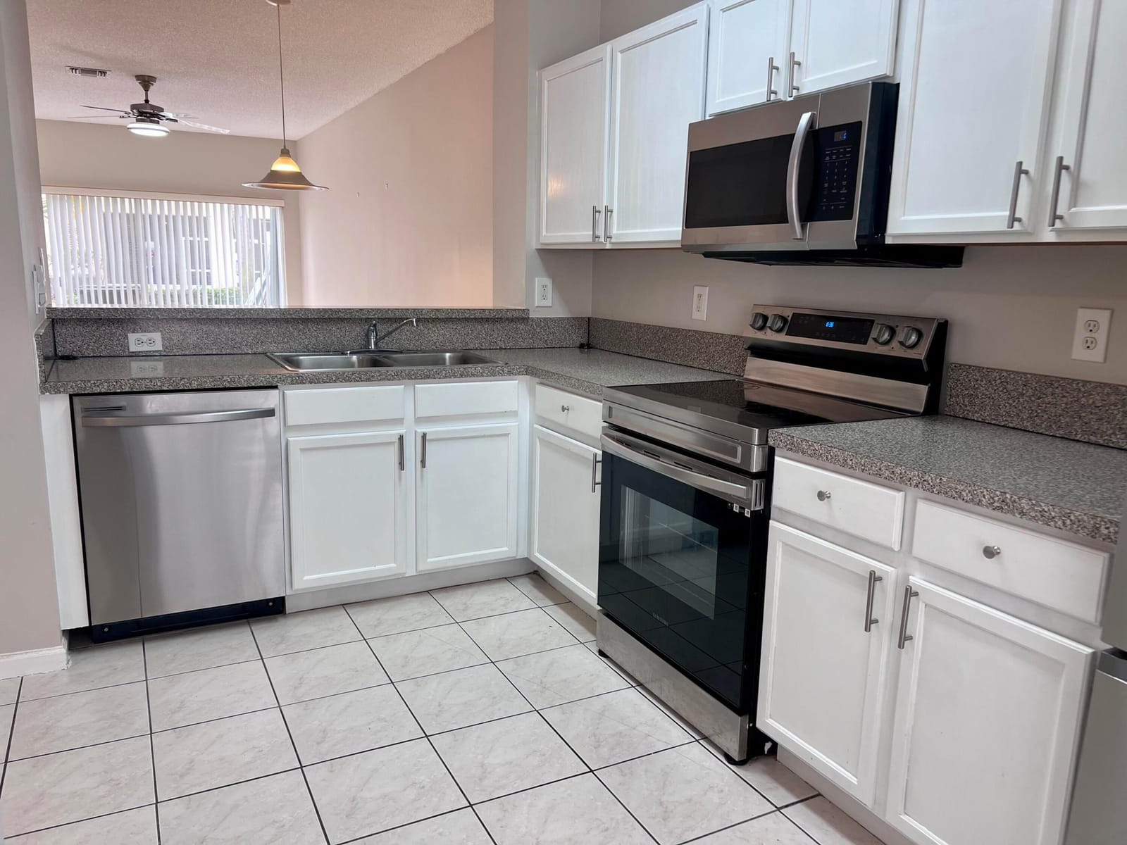6952 CROOKED FENCE Drive — photo 3