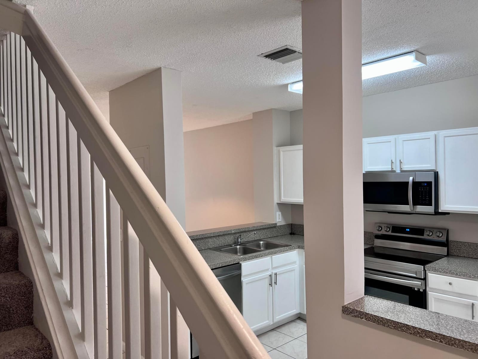6952 CROOKED FENCE Drive — photo 4
