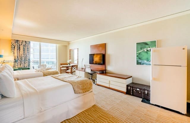 18001 Collins Avenue 512, Sunny Isles Beach, FL 33160