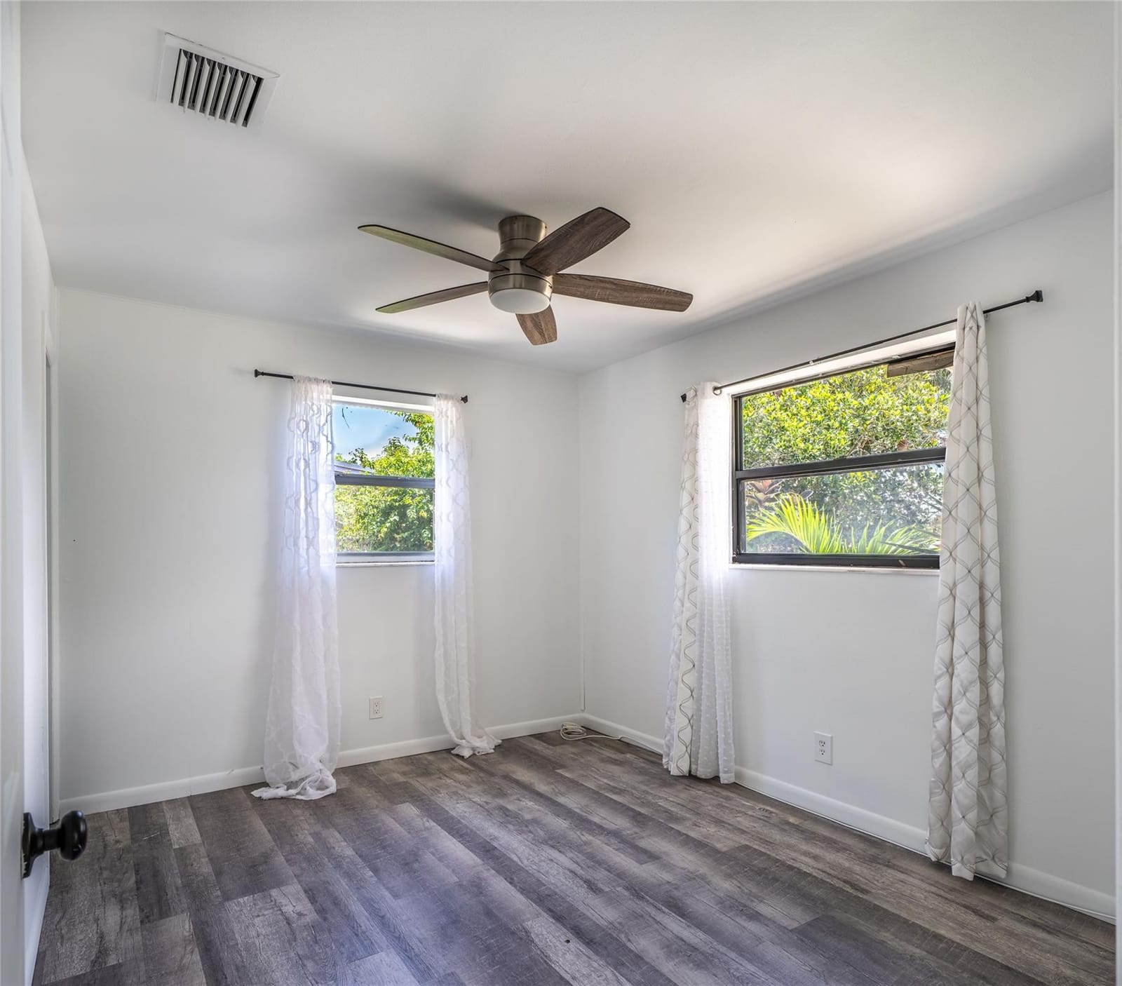 12053 Colony Avenue — photo 11