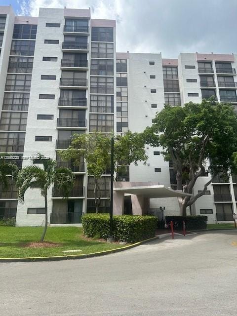 Plaza Of Americas Condo P, Sunny Isles Beach, FL home for sale at 17021 N Bay Road 521