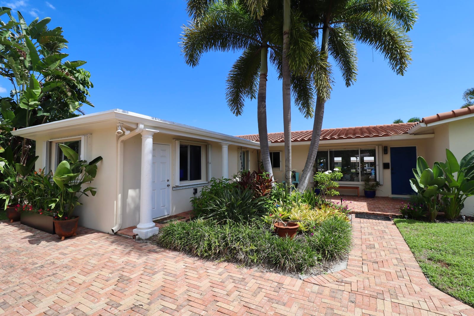 2208 NE 19TH Avenue, Wilton Manors, FL 33305 photo 2