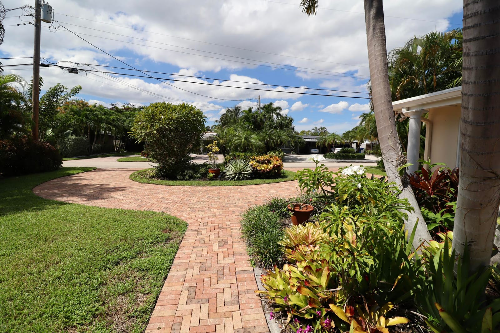 2208 NE 19TH Avenue, Wilton Manors, FL 33305 photo 4