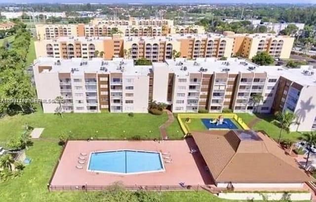 6950 Miami Gardens Drive 2-508, Hialeah, FL 33015
