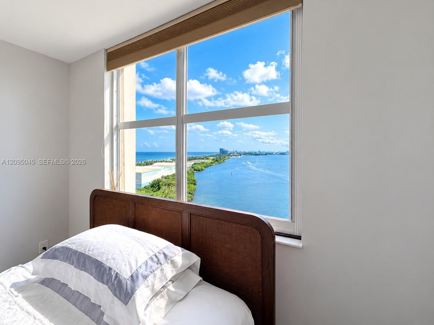 300 Bayview Drive 2014 — photo 12