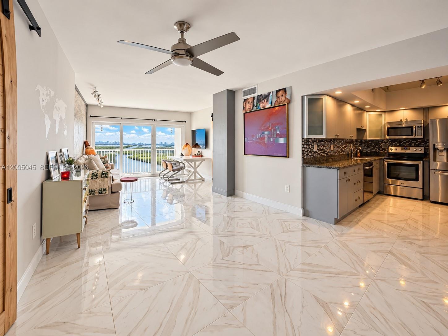 300 Bayview Drive 2014 — photo 9