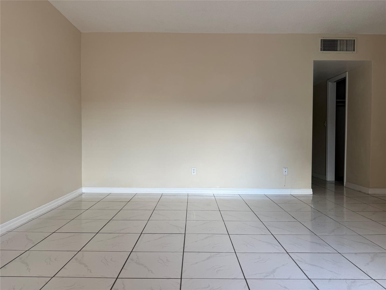 4928 Hollywood Boulevard 12, Hollywood, FL 33021