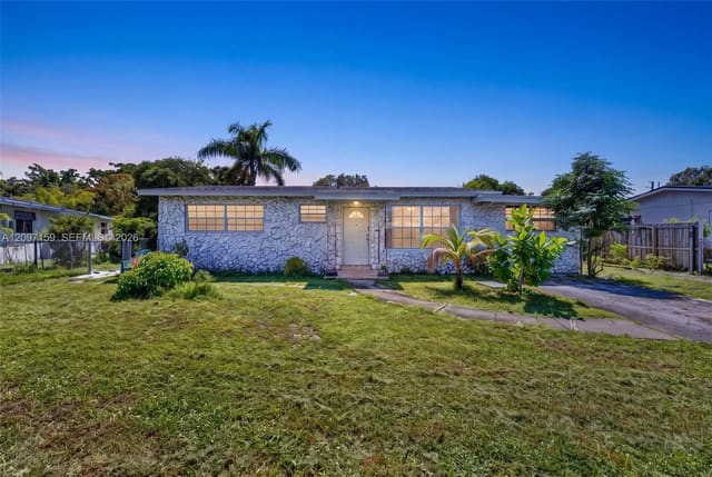 3020 SW 8th Street, Fort Lauderdale, FL 33312