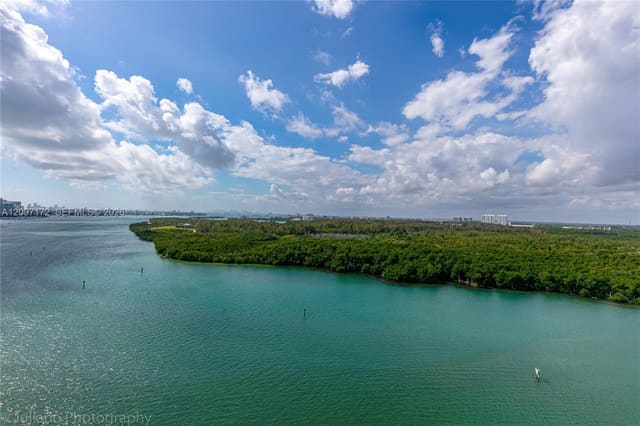 500 Bayview Drive 1818, Sunny Isles Beach, FL 33160