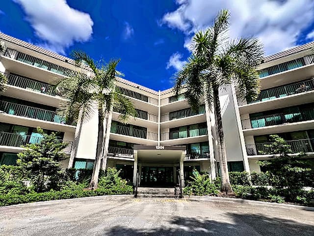 1201 RIVER REACH Drive 410, Fort Lauderdale, FL 33315