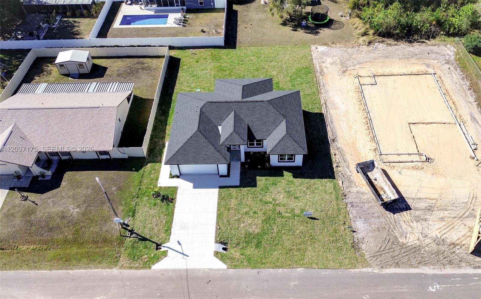 3915 El Rado Avenue — photo 4