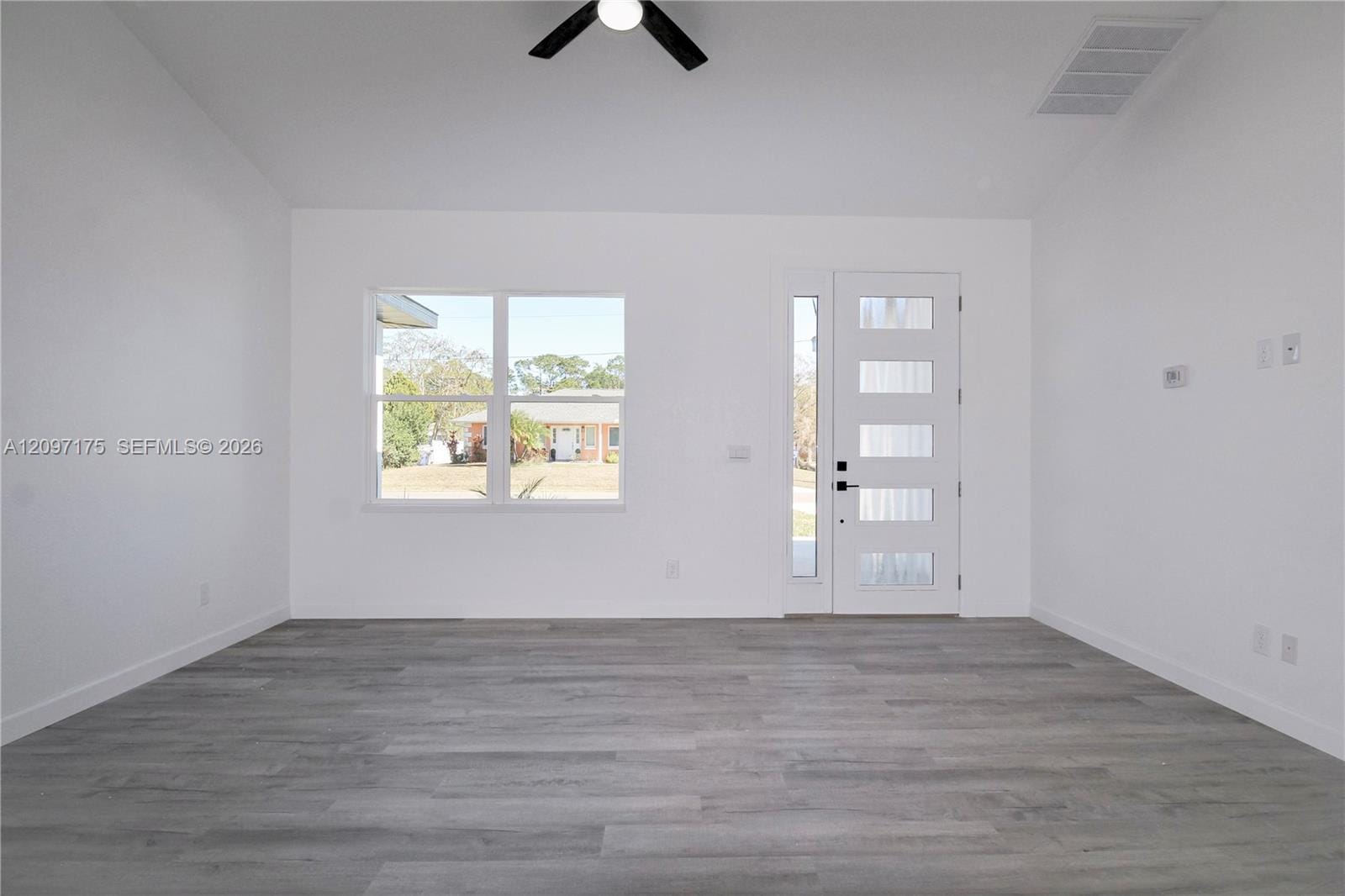 3915 El Rado Avenue — photo 8