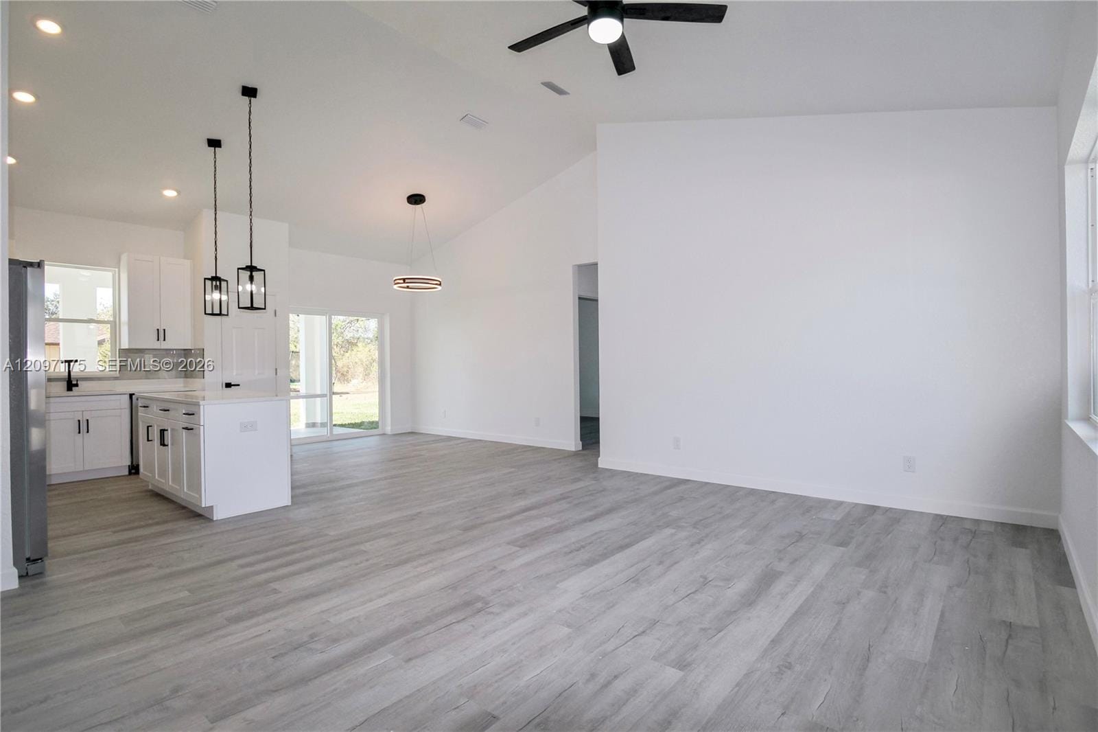 3915 El Rado Avenue — photo 9