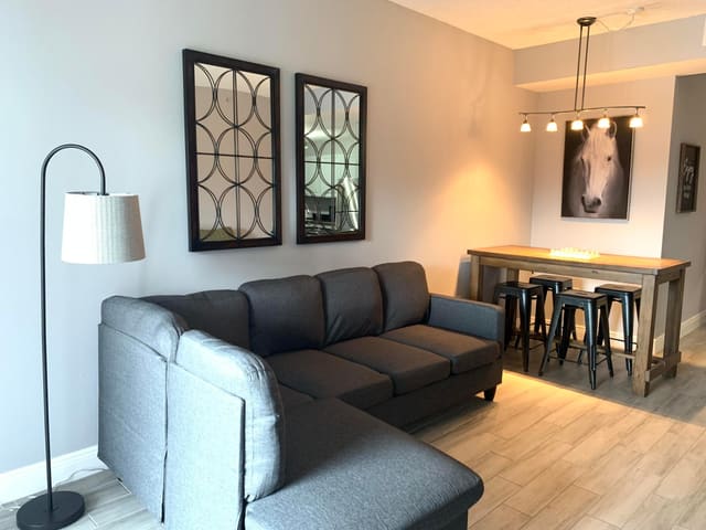 2040 Greenview Shores Boulevard 211, Wellington, FL 33414