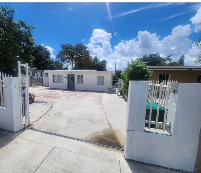 3042 NW 95th Terrace, Miami, FL 33147
