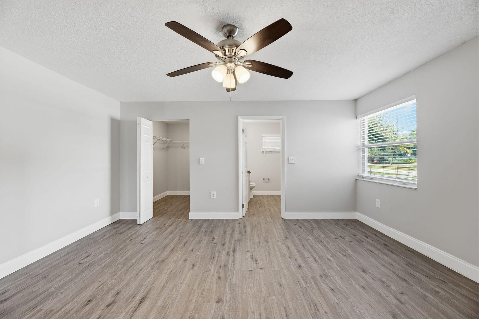 207 BAYBERRY Drive, Lake Park, FL 33403 photo 18