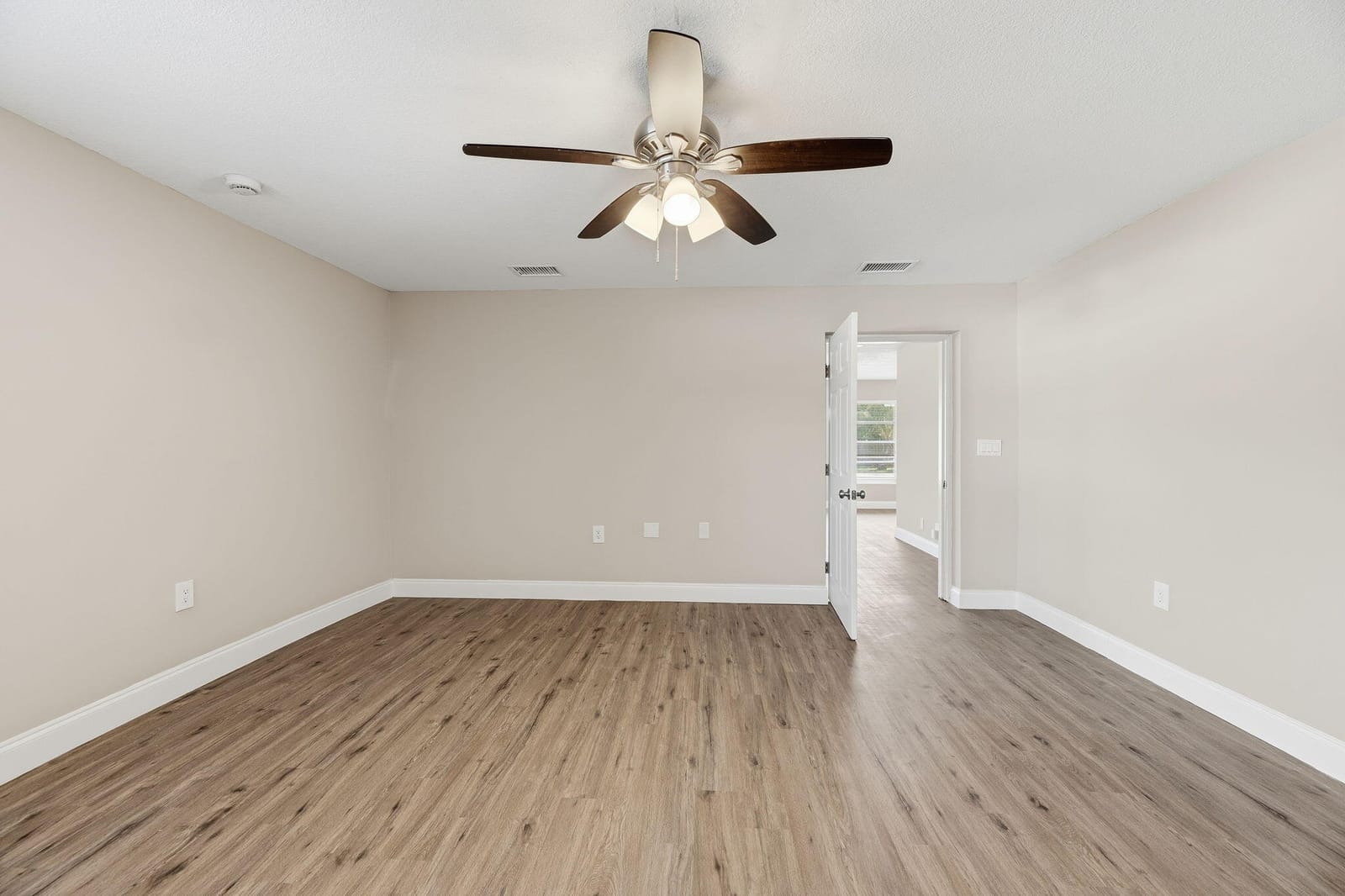 207 BAYBERRY Drive, Lake Park, FL 33403 photo 19