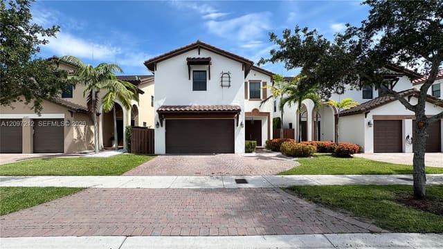 10235 NW 87th Terrace, Doral, FL 33178