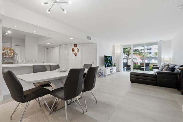 1155 Brickell Bay Drive 704, The Mark On Brickell, Miami, FL