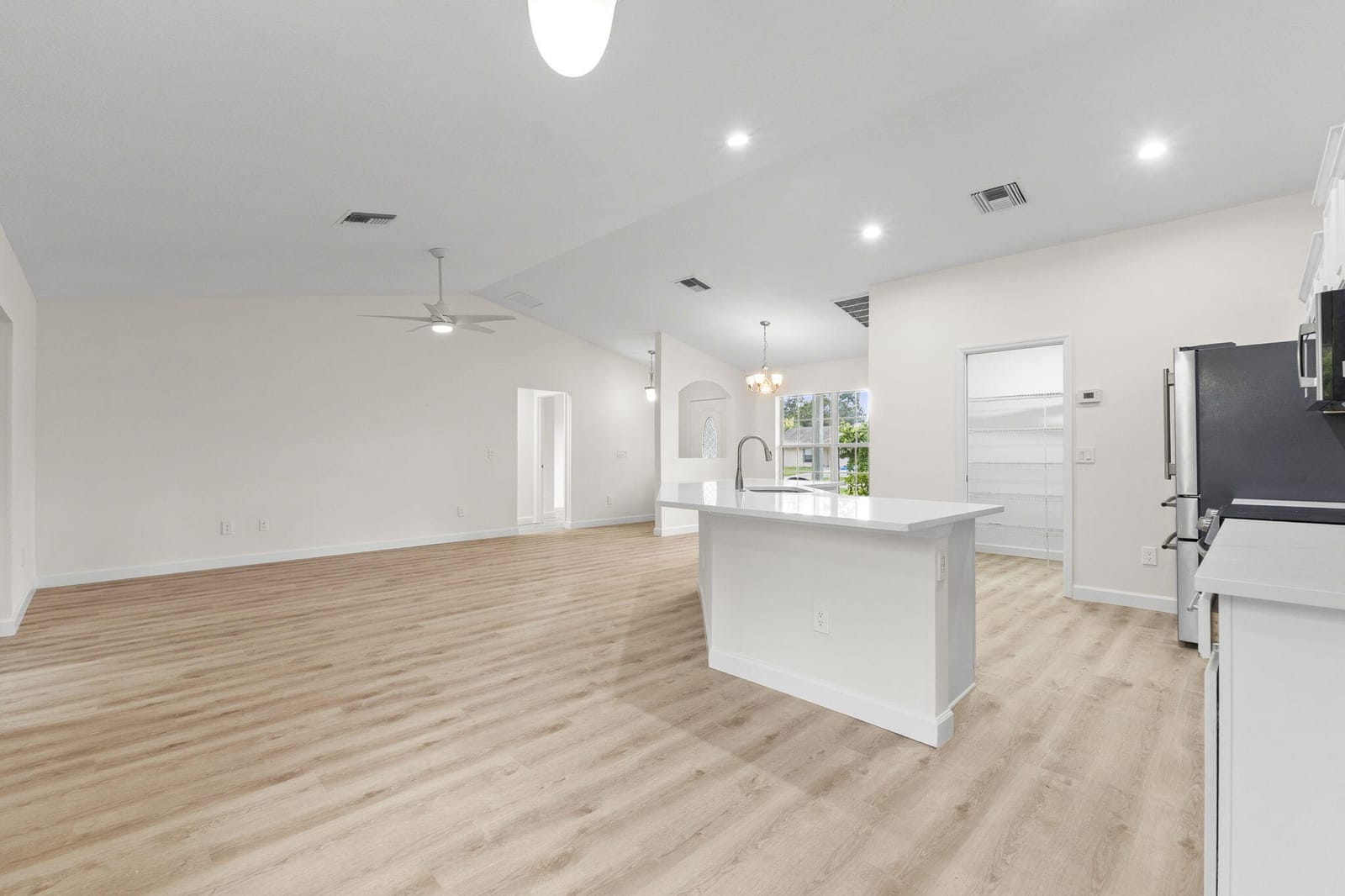 7508 Paso Robles Boulevard, Fort Pierce, FL 34951 photo 6