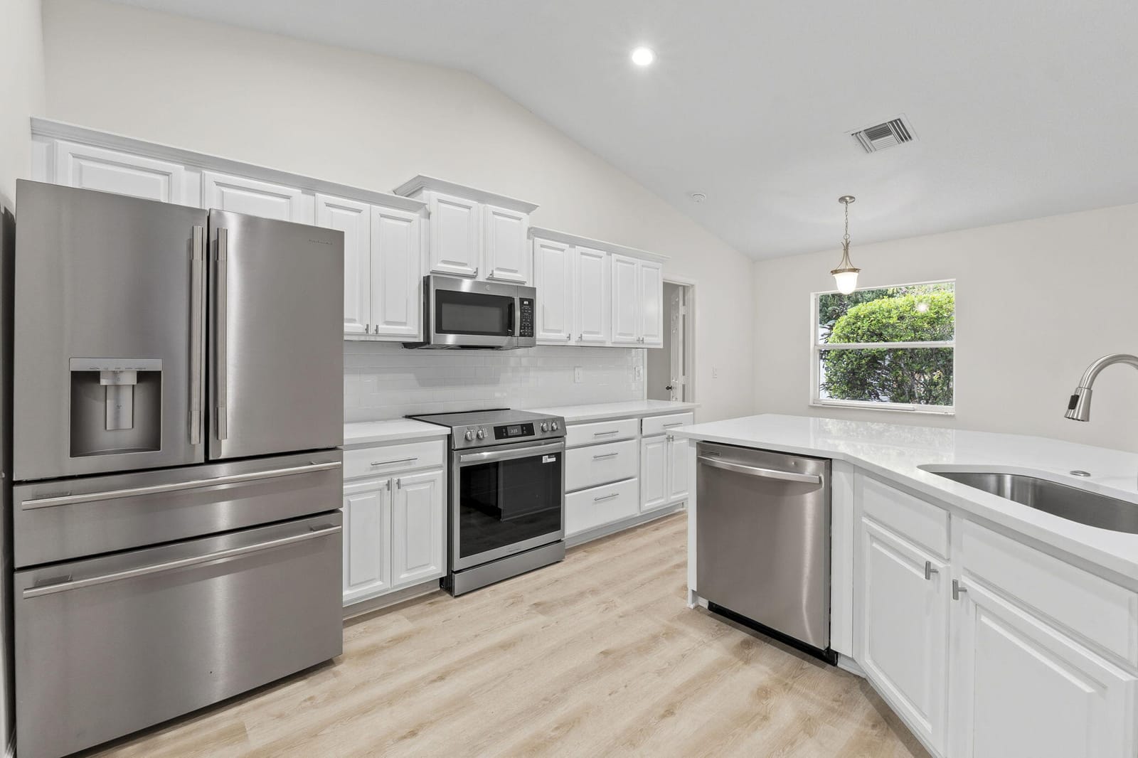 7508 Paso Robles Boulevard, Fort Pierce, FL 34951 photo 8