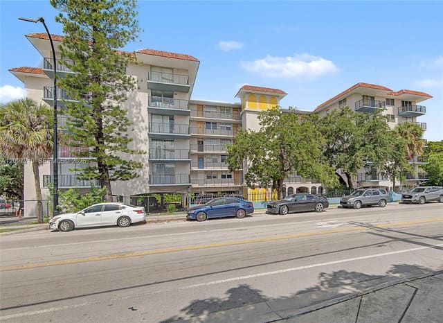 12590 NE 16th Avenue 402, North Miami, FL 33161