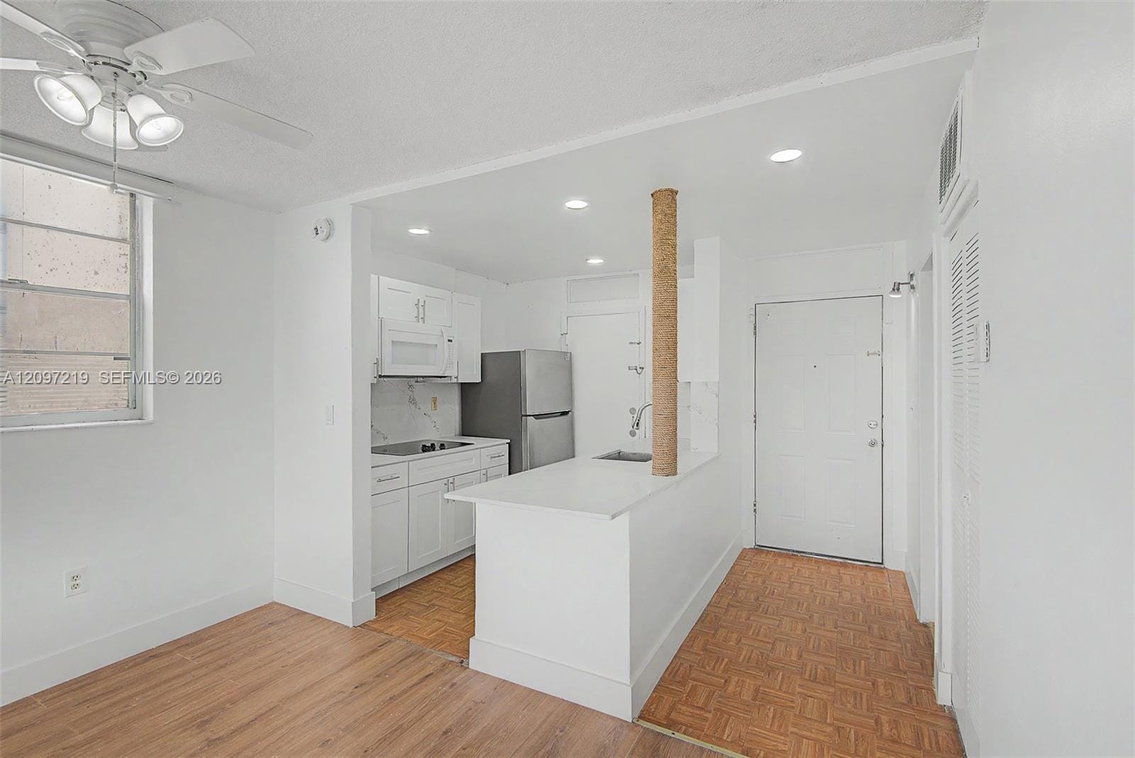 12590 NE 16th Avenue 402, North Miami, FL 33161 photo 2