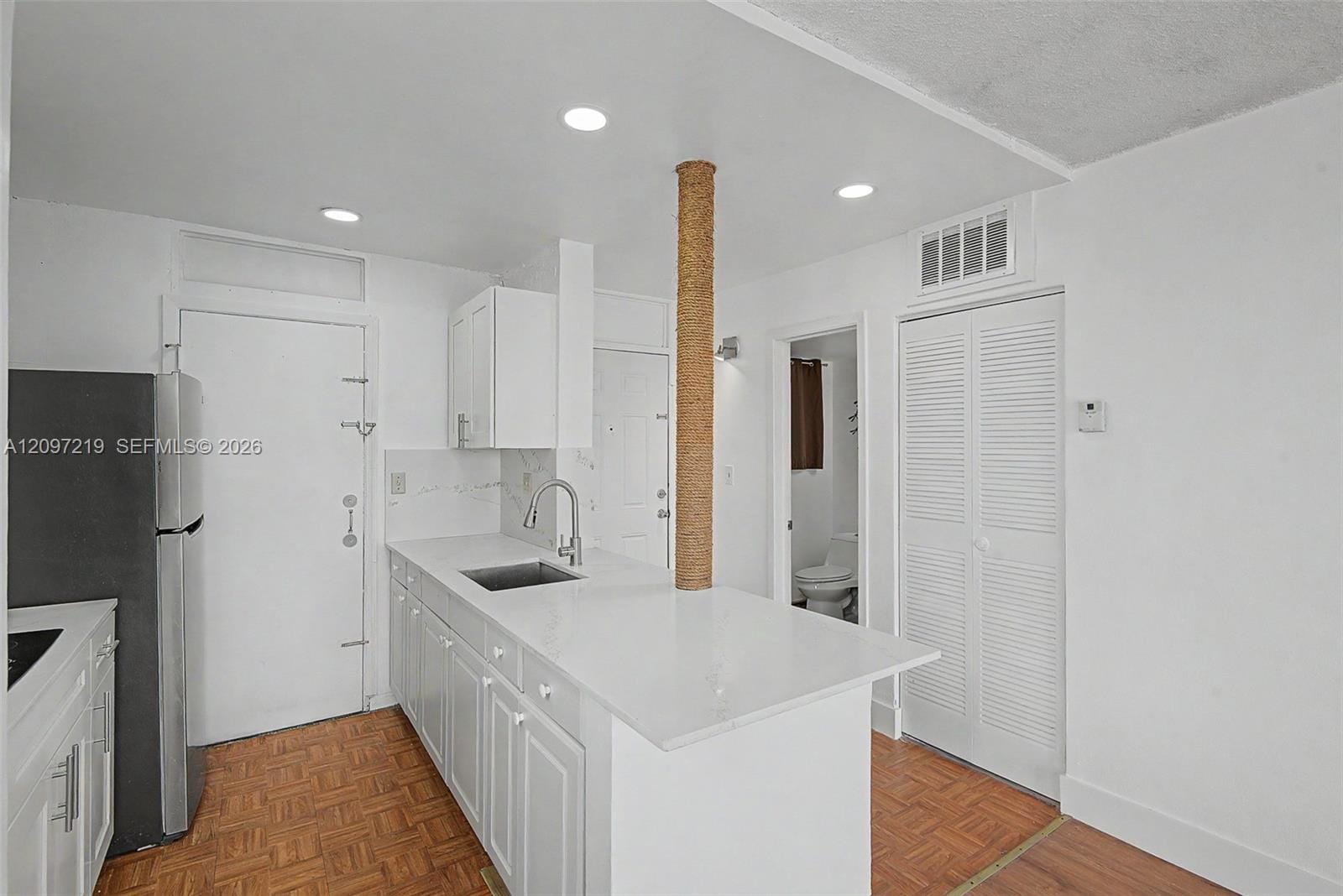 12590 NE 16th Avenue 402, North Miami, FL 33161 photo 8