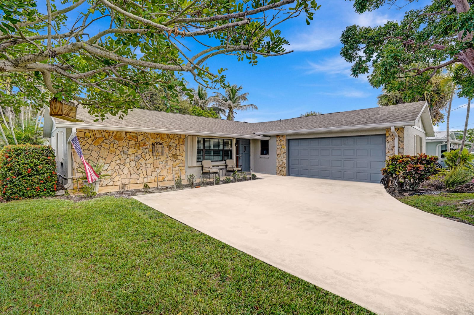 1902 EUCALYPTUS Avenue, Hutchinson Island, FL 34949 photo 3