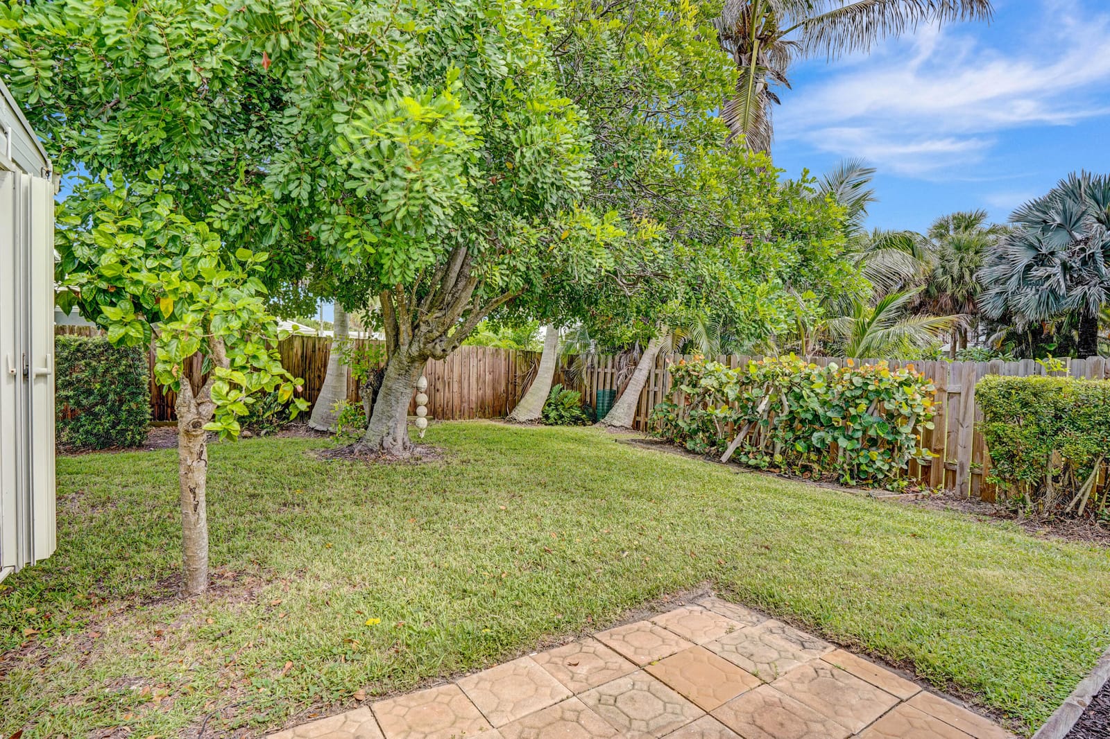 1902 EUCALYPTUS Avenue, Hutchinson Island, FL 34949 photo 21