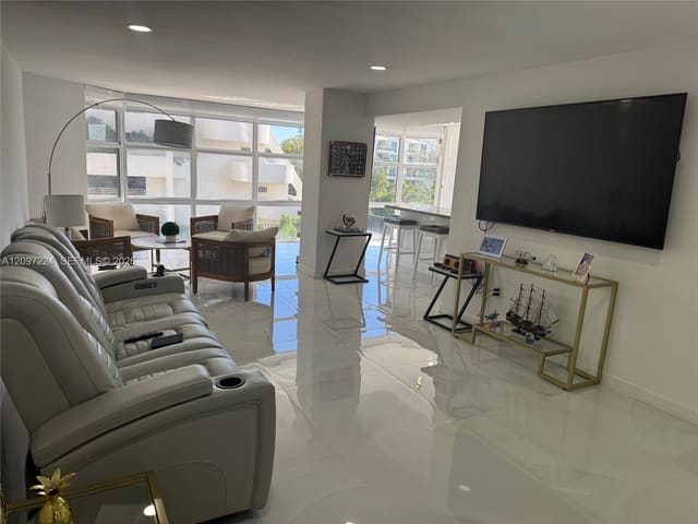 6423 Collins Avenue 401, Miami Beach, FL 33141
