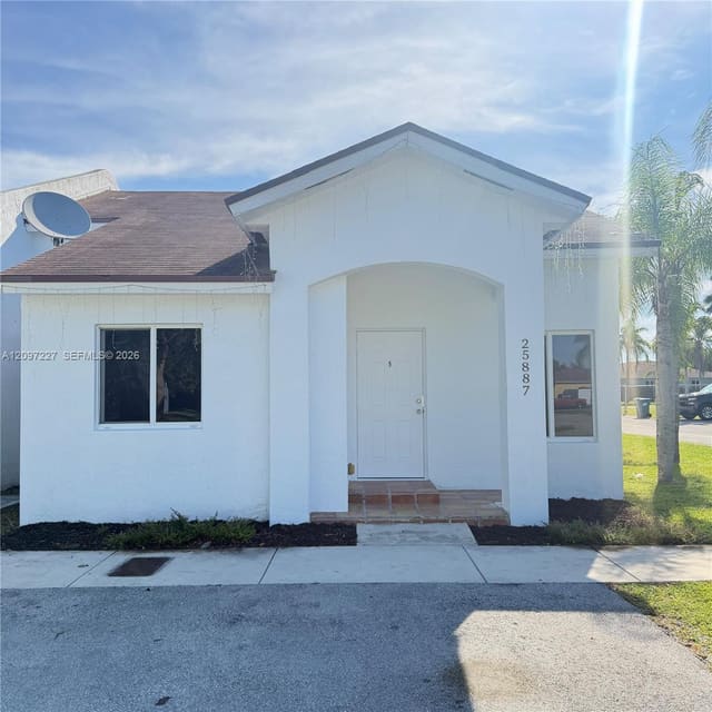 25887 SW 137th Path 25887, Homestead, FL 33032