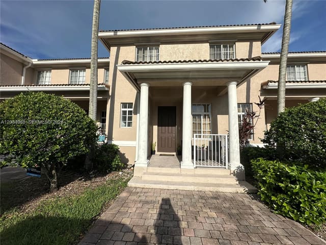 27415 SW 142nd Avenue, Homestead, FL 33032