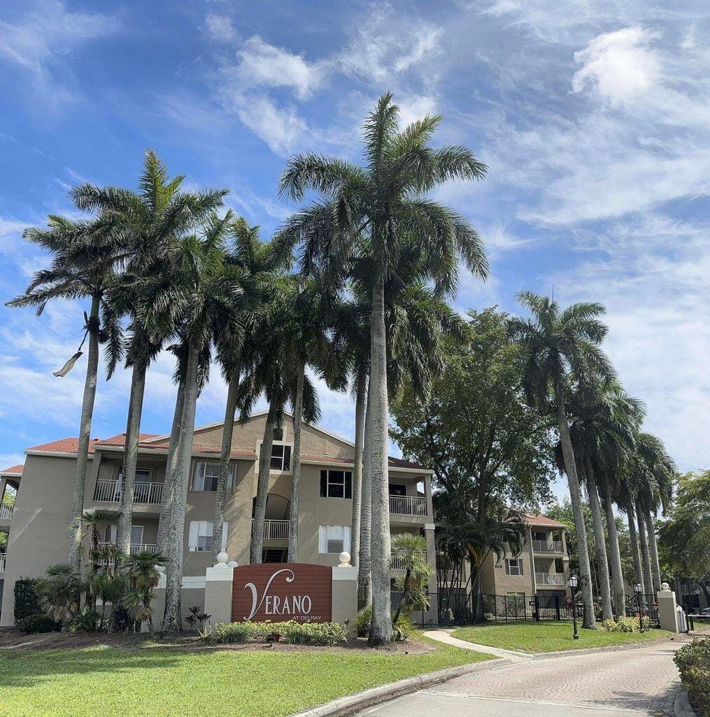 1760 NE Palm Cove Boulevard 306 — photo 1